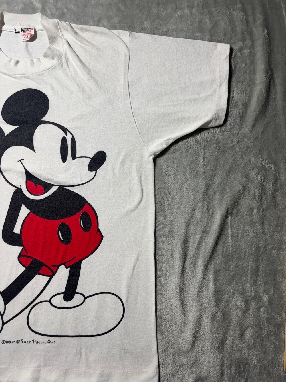 Vintage 80s Mickey Mouse U of G T Shirt Mens L Collegiate Pacific Disney USA - Picture 6 of 11